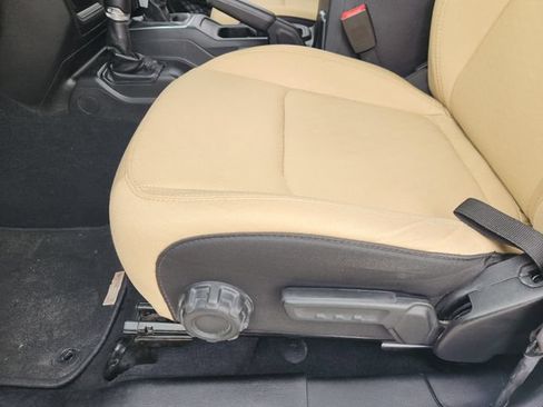 Used 2018 Jeep Wrangler Unlimited Sport S AWD/4WD image 25