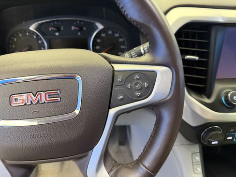 Used 2018 GMC Acadia SLT FWD image 17