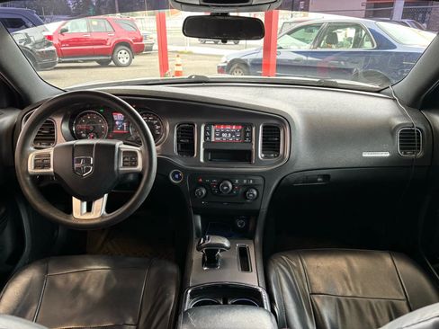 Used 2012 Dodge Charger SE image 9