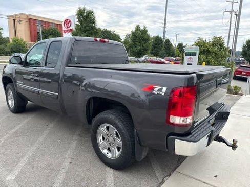 Used 2011 GMC Sierra 1500 SLE w/ All-Terrain Package AWD/4WD image 6