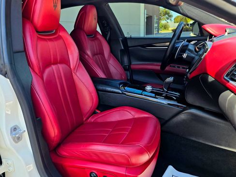 Used 2018 Maserati Ghibli S GranSport RWD image 23