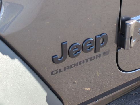 New 2026 Jeep Gladiator Sport AWD/4WD image 23