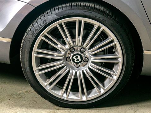 Used 2009 Bentley Flying Spur Flying Spur Speed w/ Convenience Specification Pkg image 18