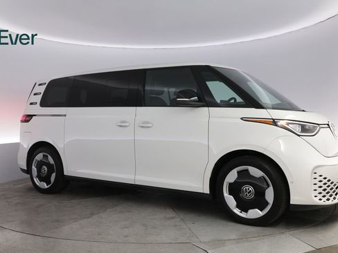 Used 2025 Volkswagen ID. Buzz Pro S RWD image 14