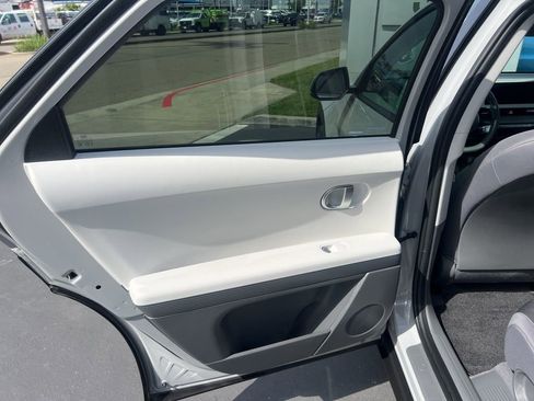 Used 2024 Hyundai Ioniq 5 SE RWD image 35