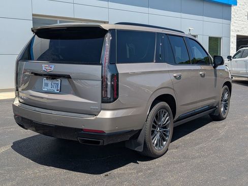Used 2025 Cadillac Escalade Sport Platinum w/ LPO, Floor Liner Package AWD/4WD image 7