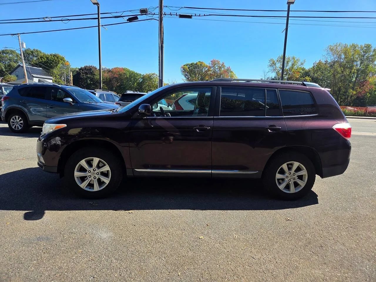 Used 2012 Toyota Highlander SE w/ Tow Pkg AWD/4WD image 25
