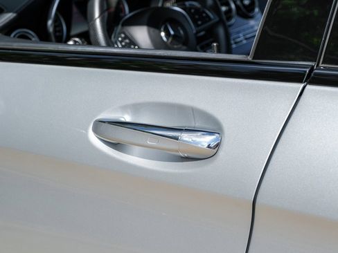 Used 2018 Mercedes-Benz GLC 43 AMG 4MATIC image 39