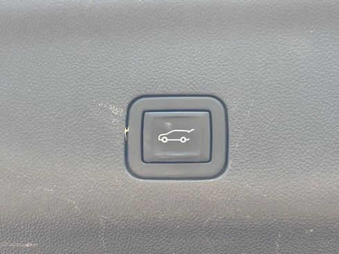 Used 2023 Chevrolet Suburban Z71 AWD/4WD image 39