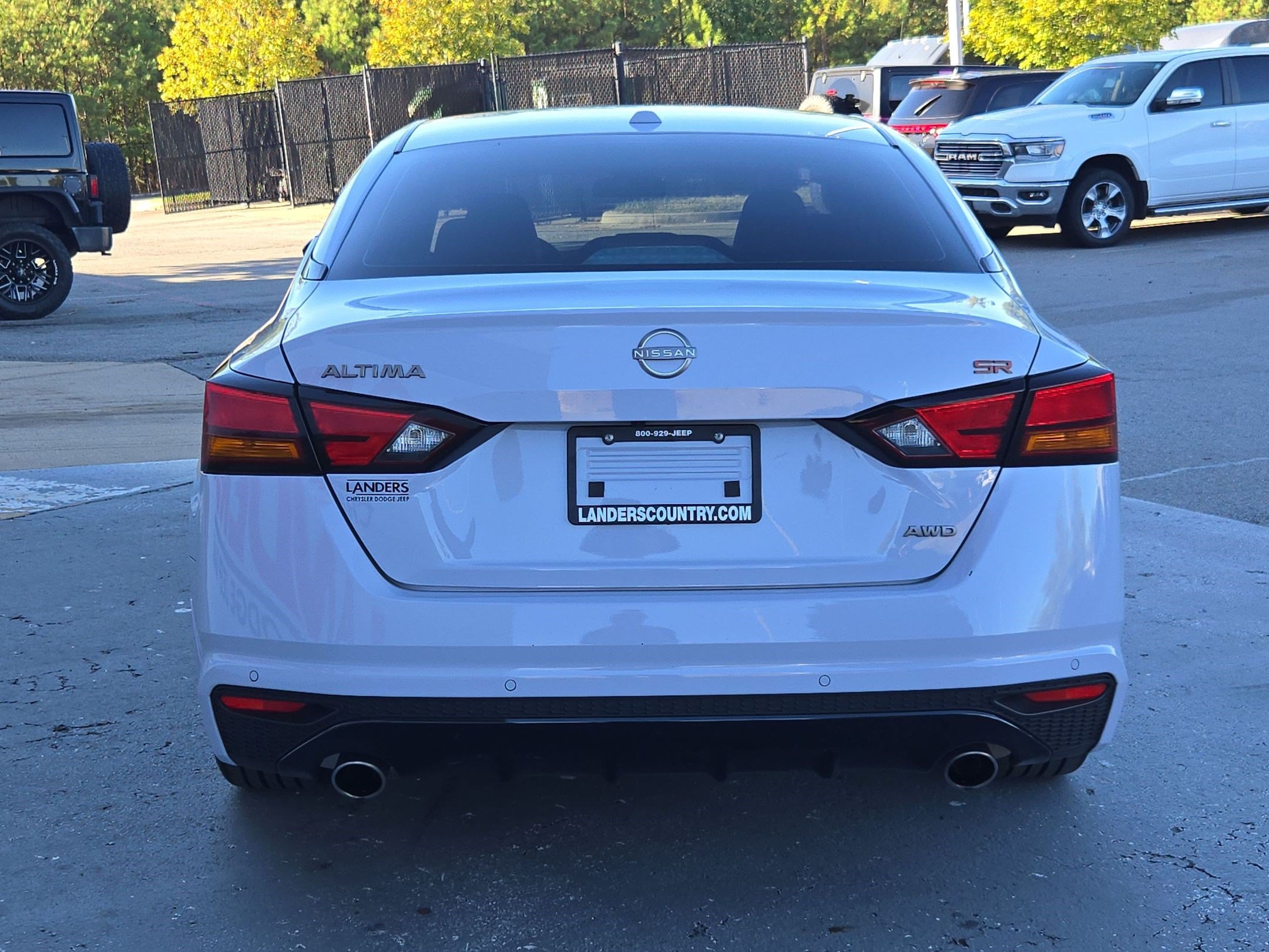Used 2025 Nissan Altima 2.5 SR AWD/4WD image 6