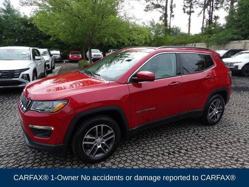 Used 2019 Jeep Compass Latitude w/ Popular Equipment Group FWD image 3
