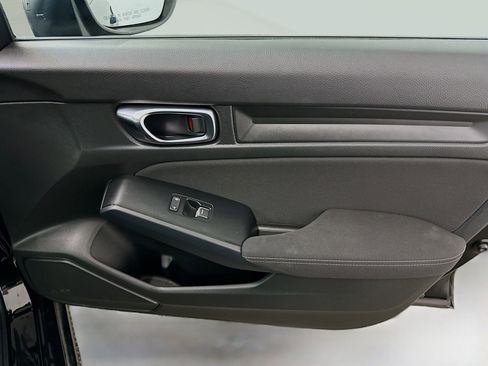 Used 2025 Honda Civic Sport image 32