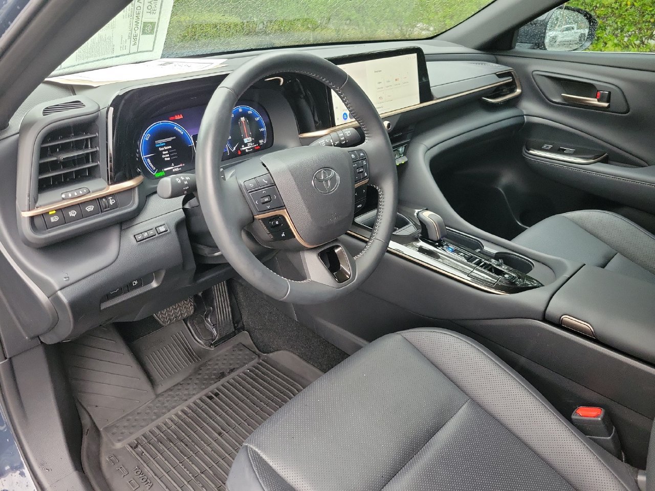 Used 2025 Toyota Crown Signia AWD/4WD image 17