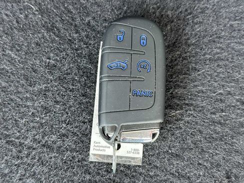 Used 2019 Jeep Compass Latitude FWD image 37