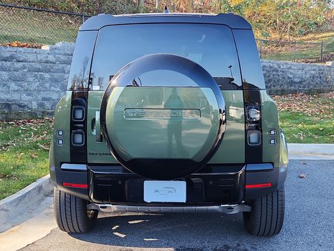 New 2026 Land Rover Defender 110 S image 7