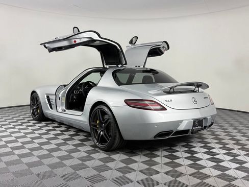 Used 2011 Mercedes-Benz SLS AMG Coupe image 10