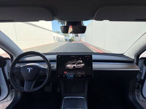 Used 2023 Tesla Model 3 Standard Range image 13