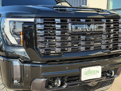 Used 2024 GMC Sierra 3500 Denali Ultimate AWD/4WD image 28