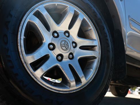 Used 2007 Toyota Sequoia SR5 image 32