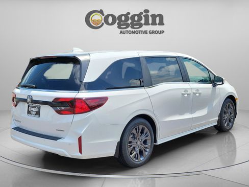New 2026 Honda Odyssey Touring image 5