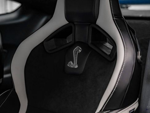 Used 2022 Ford Mustang Shelby GT500 w/ Carbon Fiber Track Pack image 50