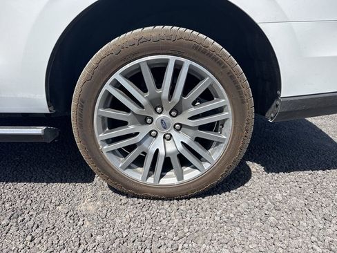 Used 2024 Ford Expedition Limited image 15