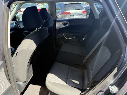 Used 2022 Kia Soul LX w/ Technology Package FWD image 17