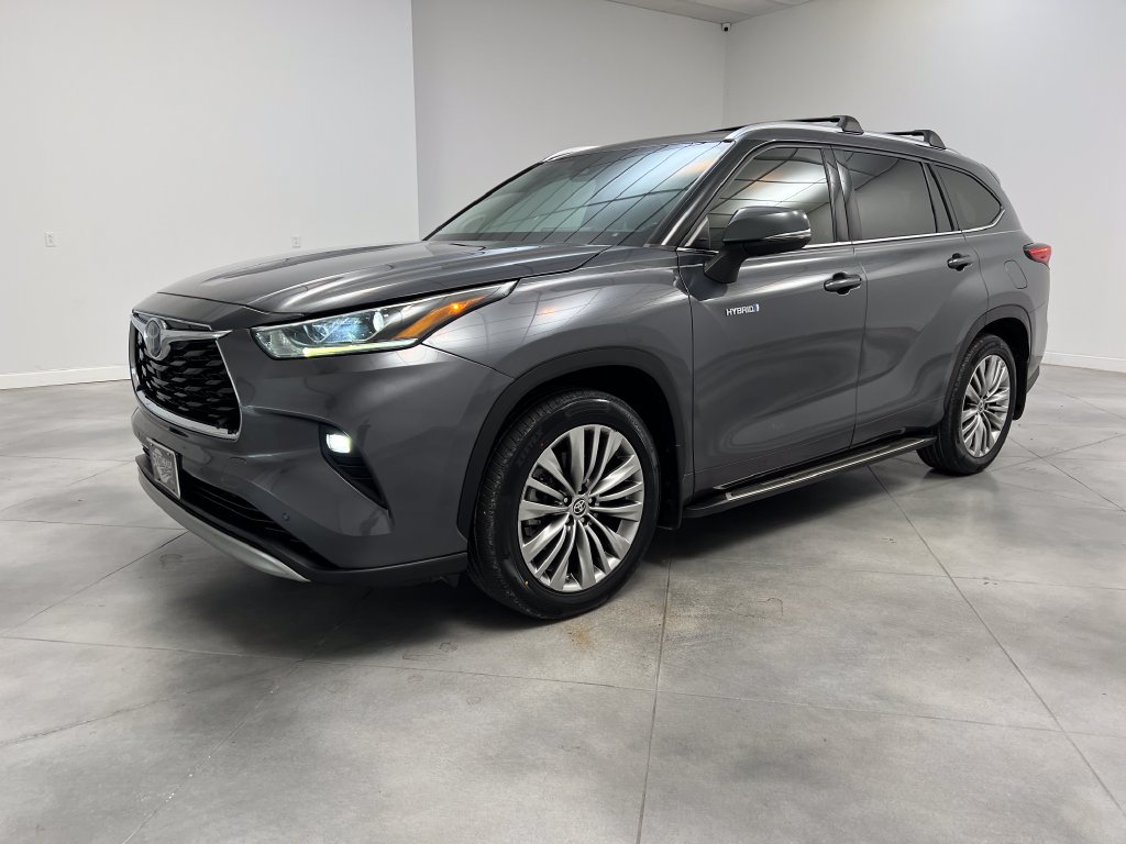 Used 2020 Toyota Highlander Platinum FWD image 4