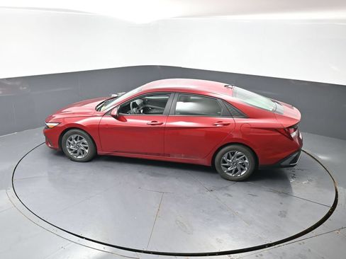 Used 2024 Hyundai Elantra SEL FWD image 19