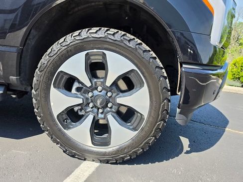 Used 2024 Ford F150 Lightning Platinum AWD/4WD image 4