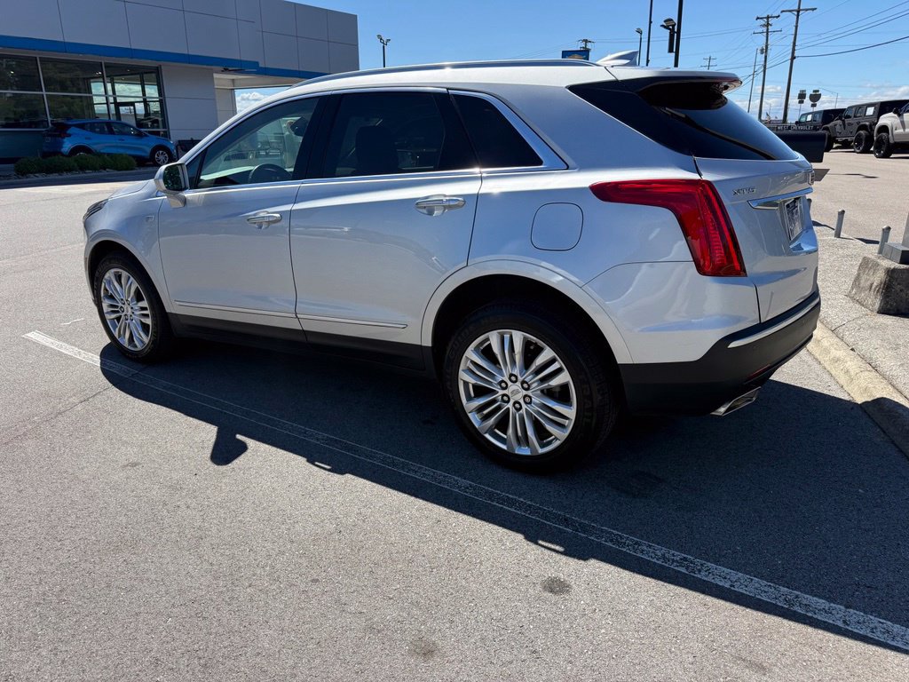 Used 2019 Cadillac XT5 Premium Luxury FWD image 2