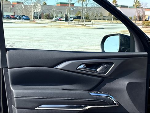 New 2026 Chevrolet Traverse LT w/ Driver Confidence Package image 9