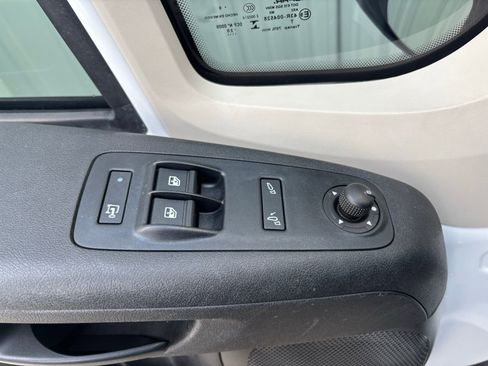 Used 2020 RAM ProMaster 2500 image 10