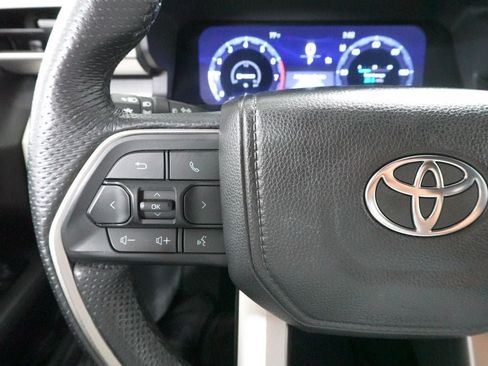 Used 2024 Toyota Tacoma TRD Off-Road AWD/4WD image 12