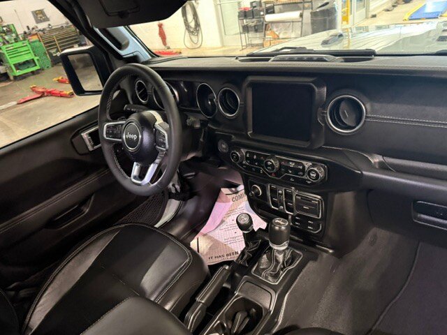 Used 2023 Jeep Wrangler Unlimited Sahara w/ Dual Top Group AWD/4WD image 13
