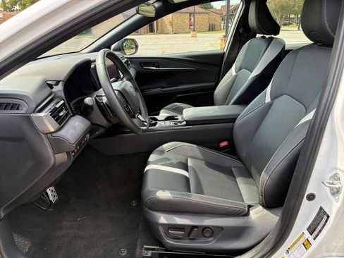 Used 2026 Toyota Camry SE FWD image 22