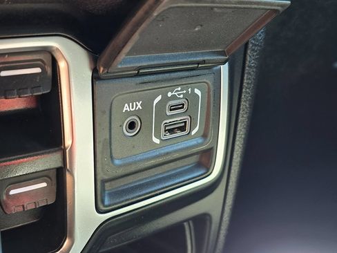 Used 2024 Jeep Wrangler Unlimited AWD/4WD image 43