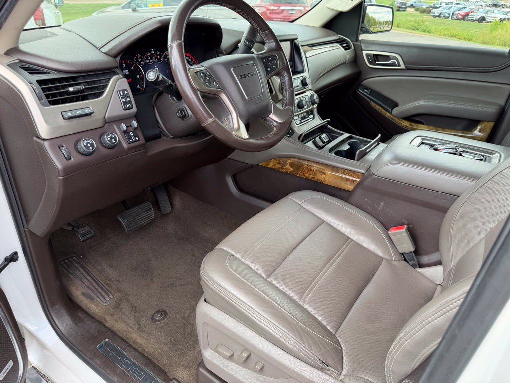 Used 2016 GMC Yukon Denali w/ Open Road Package AWD/4WD image 11