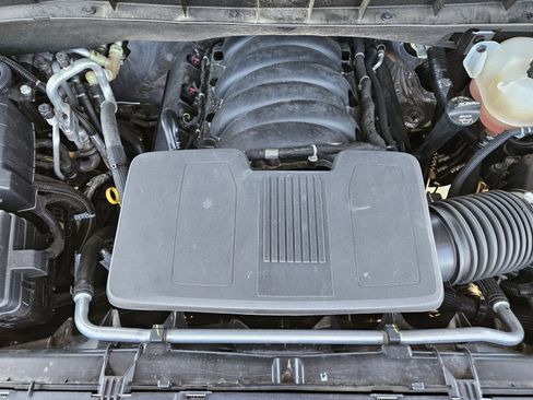 Used 2024 Chevrolet Suburban RST w/ Luxury Package image 32