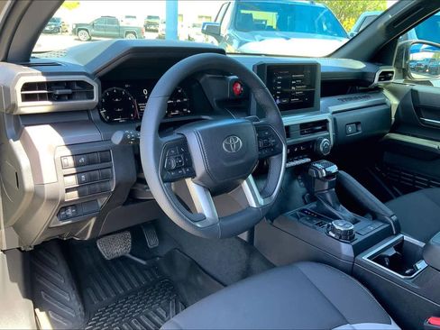 Used 2025 Toyota Tacoma TRD Off-Road image 18