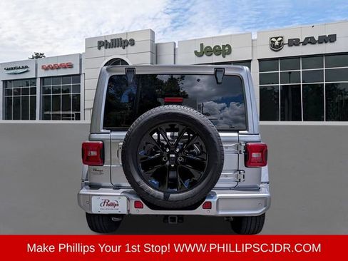 Used 2021 Jeep Wrangler Unlimited Sahara AWD/4WD image 4
