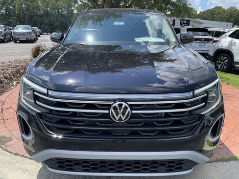 New 2026 Volkswagen Atlas Peak Edition AWD/4WD image 2