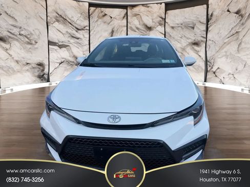 Used 2021 Toyota Corolla SE FWD image 3