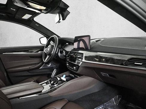 Used 2022 BMW M550i xDrive w/ Executive Package AWD/4WD image 22