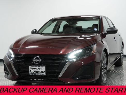 Used 2024 Nissan Altima 2.5 SV image 3