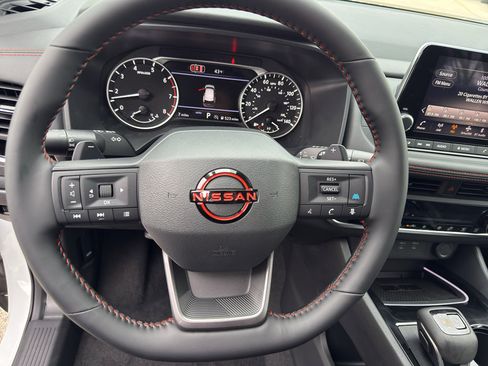 New 2026 Nissan Rogue SV AWD/4WD image 15