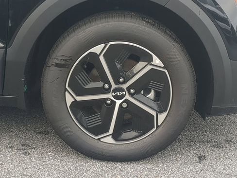 New 2025 Kia Niro EX image 10