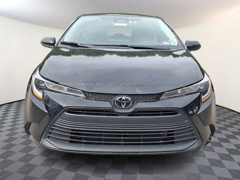 Used 2024 Toyota Corolla LE FWD image 2