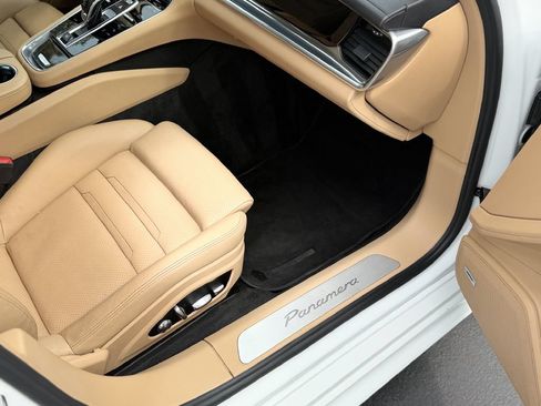 Used 2018 Porsche Panamera 4 AWD/4WD image 19