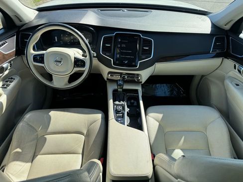 Used 2019 Volvo XC90 T5 Momentum image 23